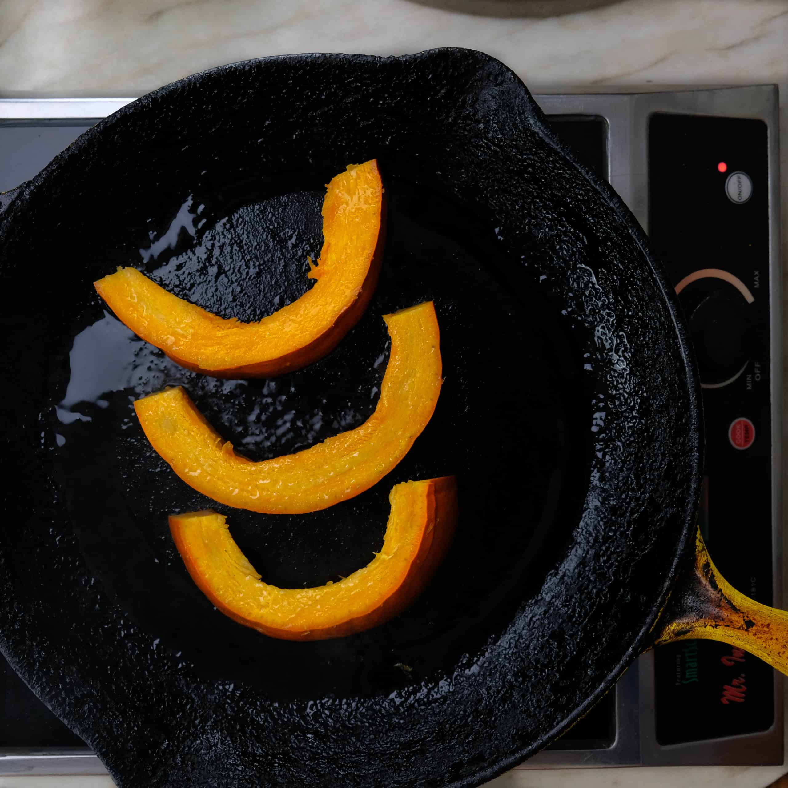 COOKIMG PUMPKIN IN CAST IRON PAN COOKIMG PUMPKIN IN CAST IRON PAN