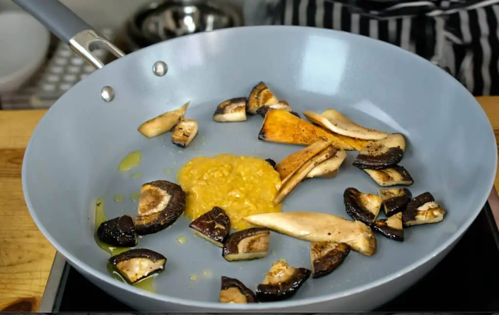 Roasted Mushroom Sauce with Garlic