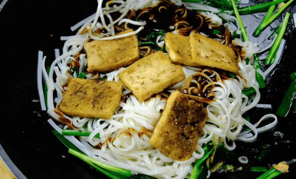 adding tofu to vegan Pad Thai