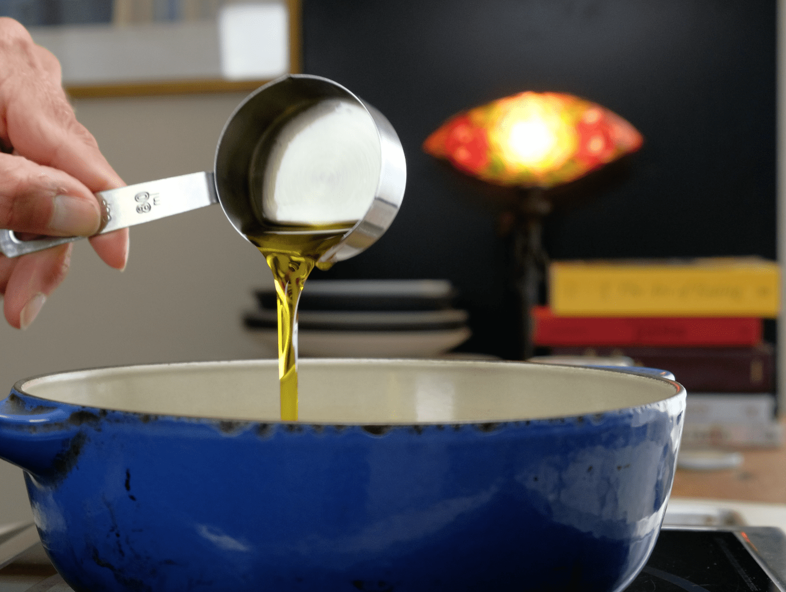ADDING EXTRA VIRGIN OLIVE OIL TO PAN FOR KELP OIL FOR VEGAN TUNA