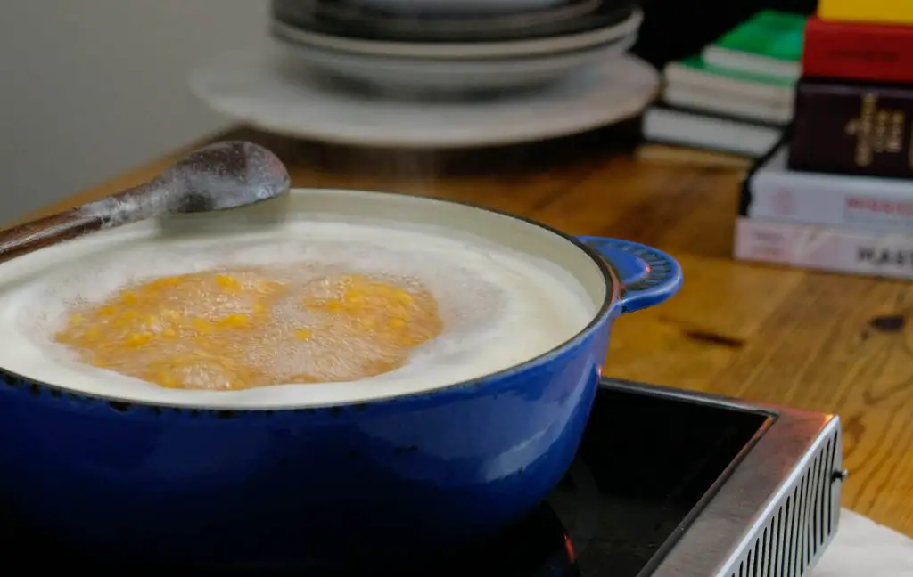 LENTILS COOKING IN BOILING WATER_