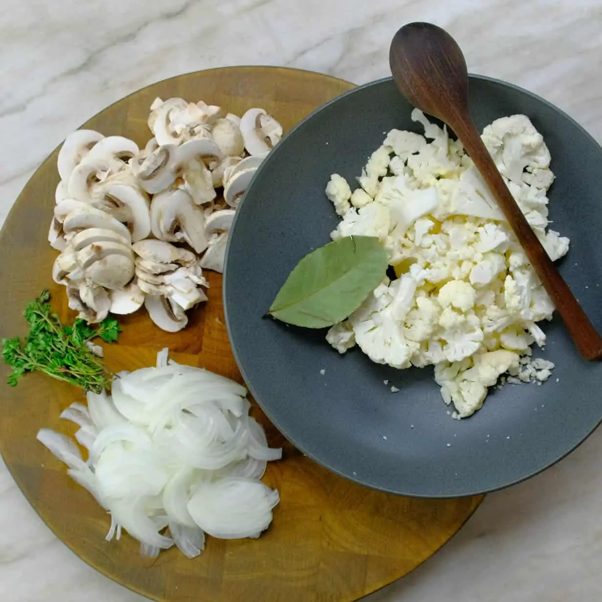 alfredo prep, cauliflower, onions, mushrooms, herbs