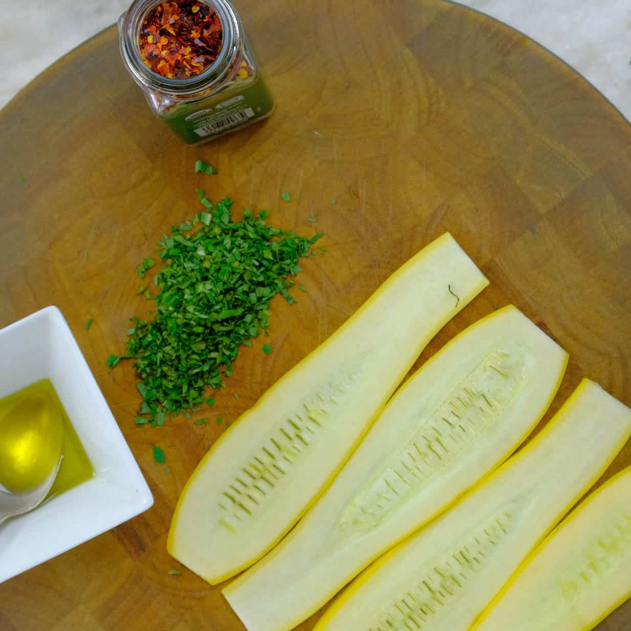 zucchini basil rolls ingredients_