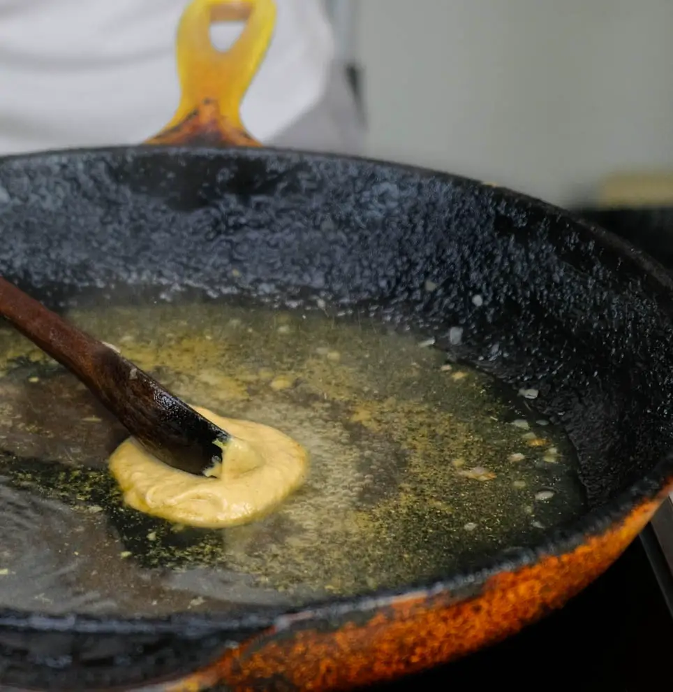 MUSTARD SAUCE COOKING WITH WHITE WINE_