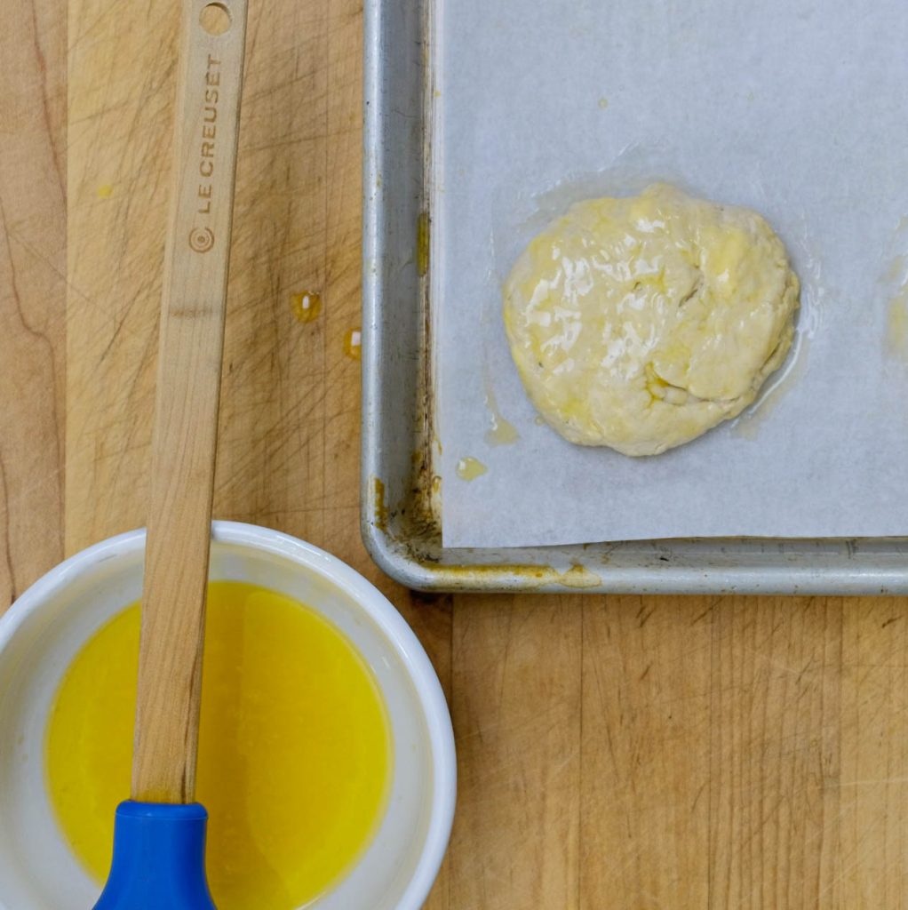 BISCUIT GLAZED WITH VEGAN BUTTER