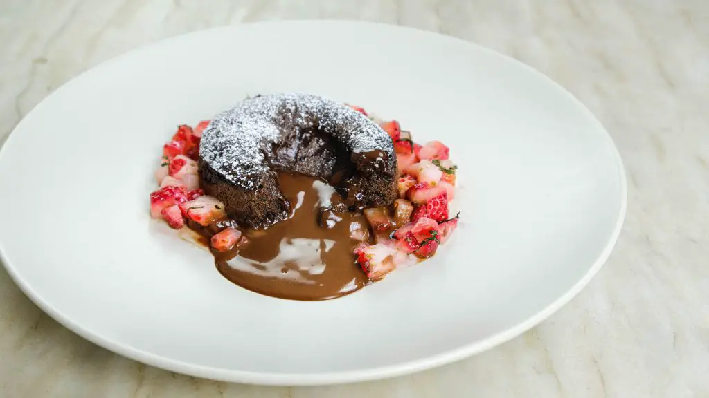 MOLTEN LAVA CAKE