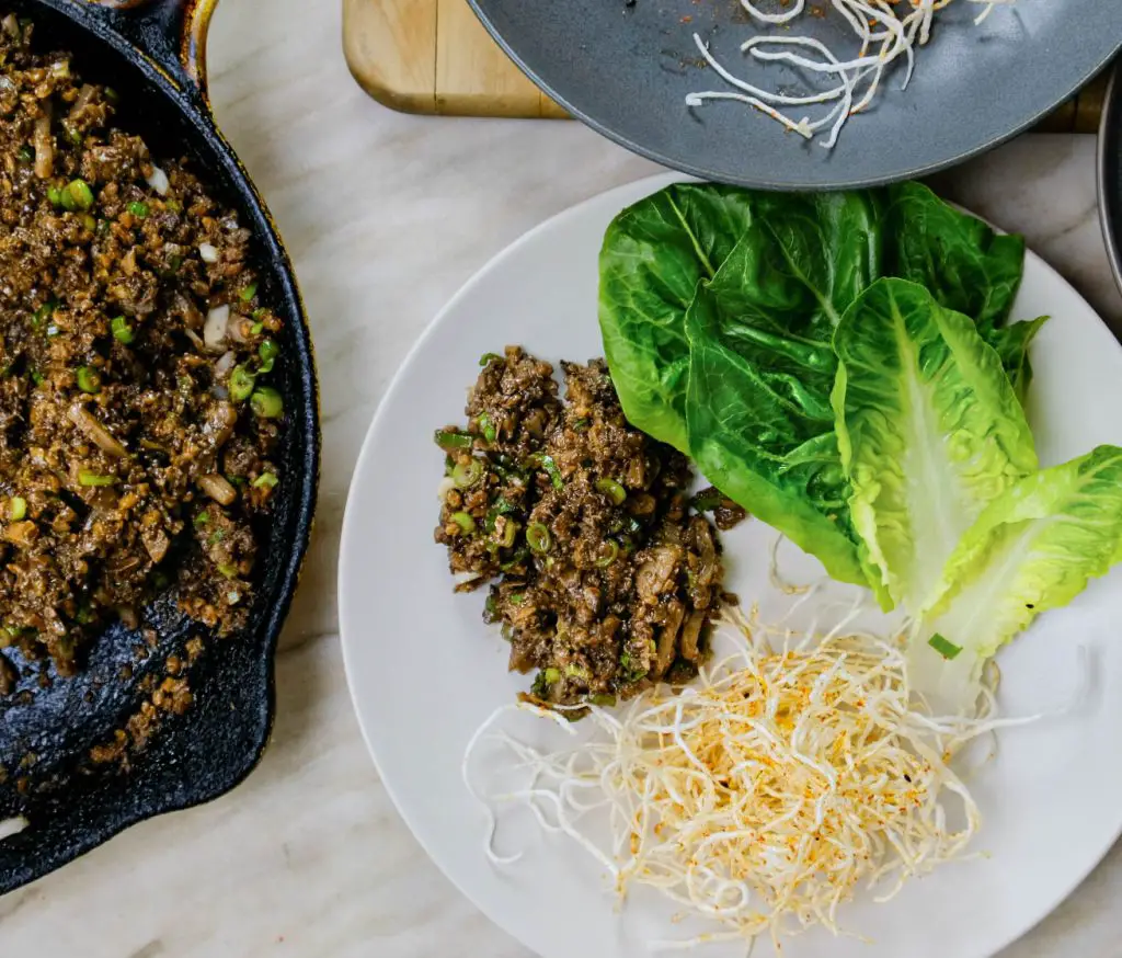 PLATTING LETTUCE CUPS