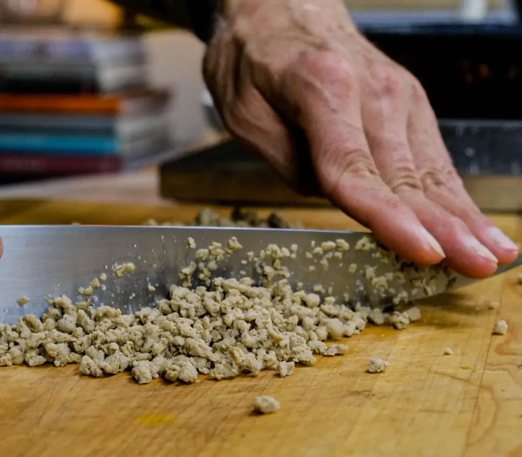CHOPPING TEXTURED SUNFLOWER SEED, HACHE FOR Korean Sloppy Joes