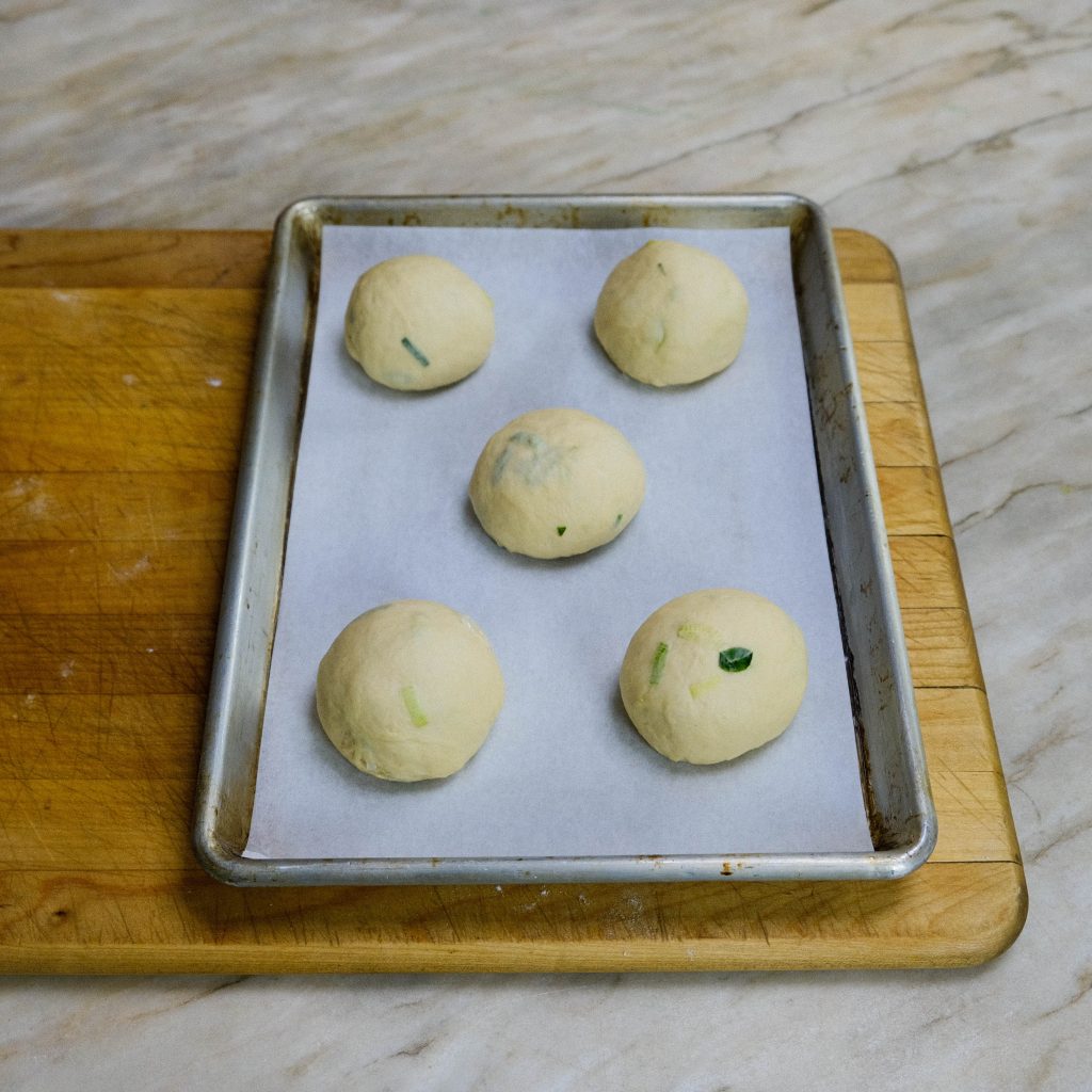 PORTIONED SCALLION VEGAN BRIOCHE 2