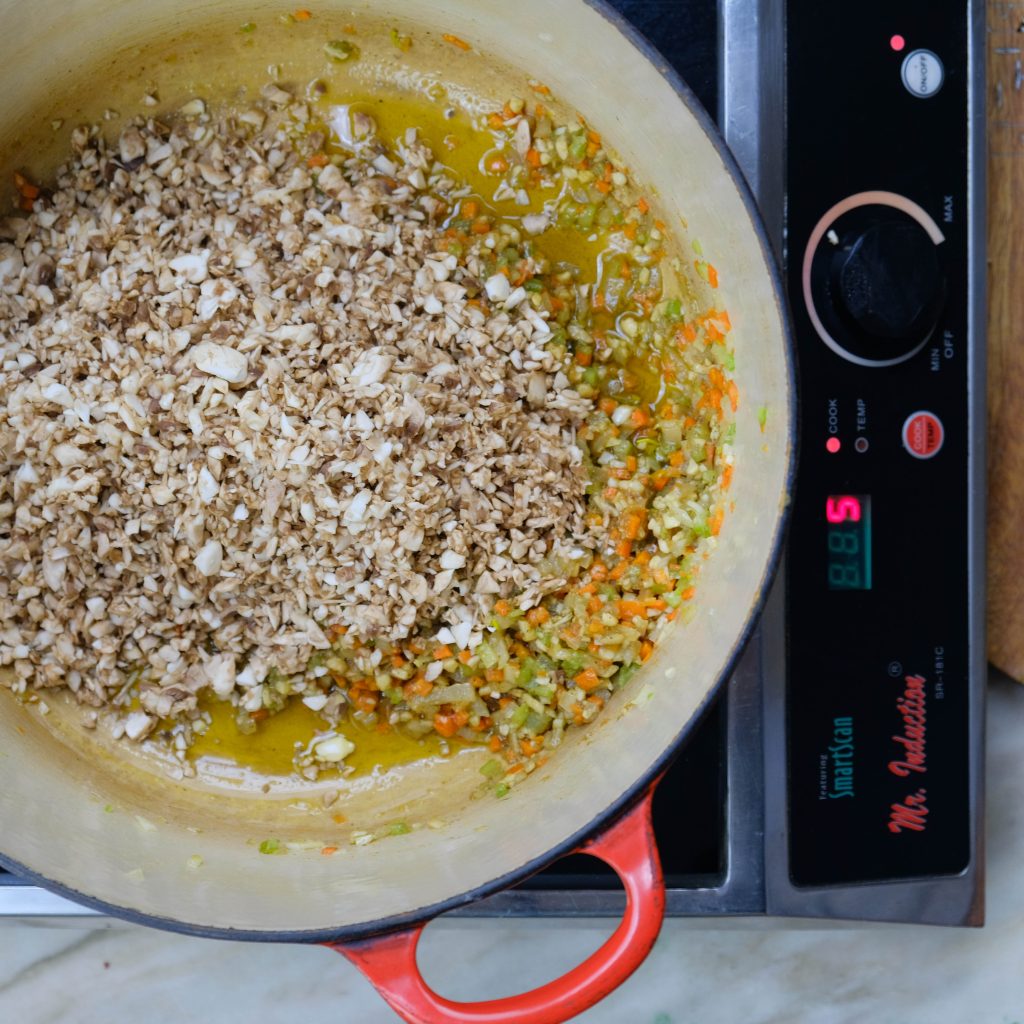 SAUTE BUTTON MUSHROOMS FOR BOLOGNESE,_