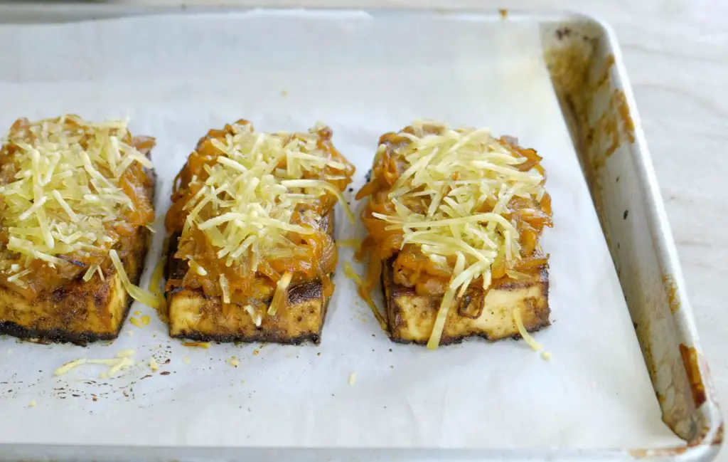 FRENCH Onions AND VEGAN CHEESE ON COOKED MARINADED TOFU