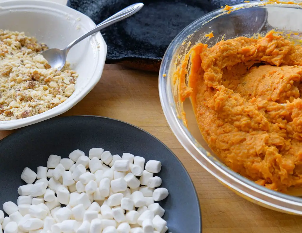 SWEET POTATO PUREE, WALNUT CRUMBLE VEGAN MARSHMALLOWS