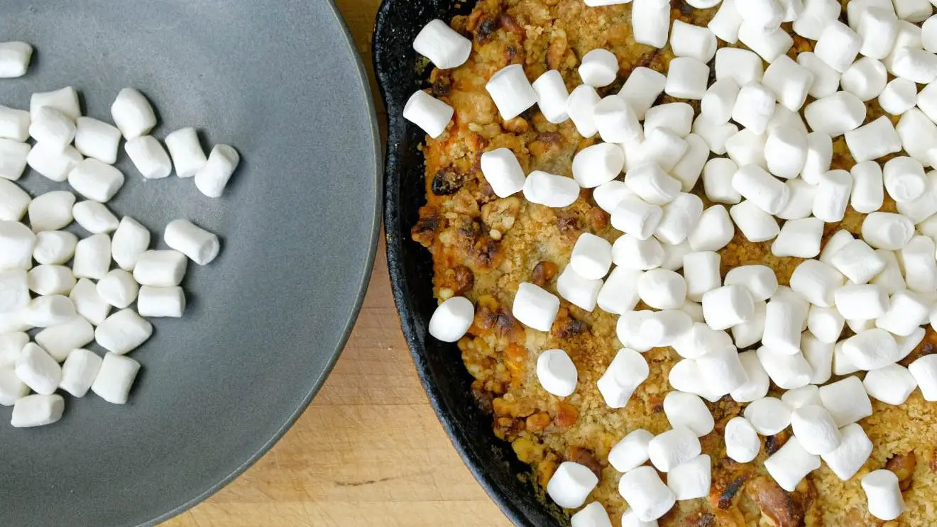 SWEET POTATO CASSEROLE WITH MARSHMALLOWS